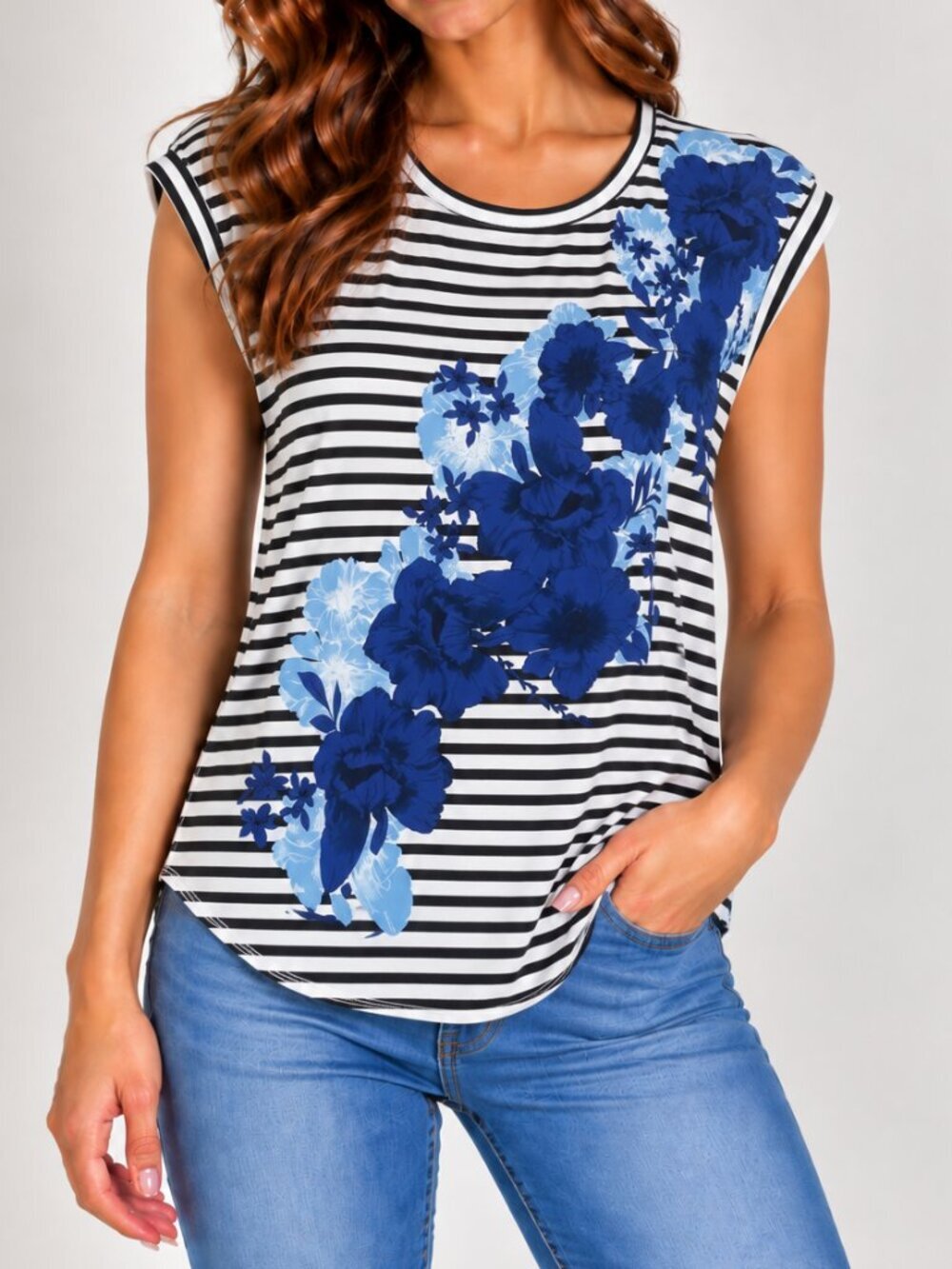Elle Black and White Striped Top with Blue Floral Design womens size XL (323)
